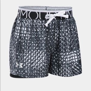 YXL girls under Armour heat gear shorts